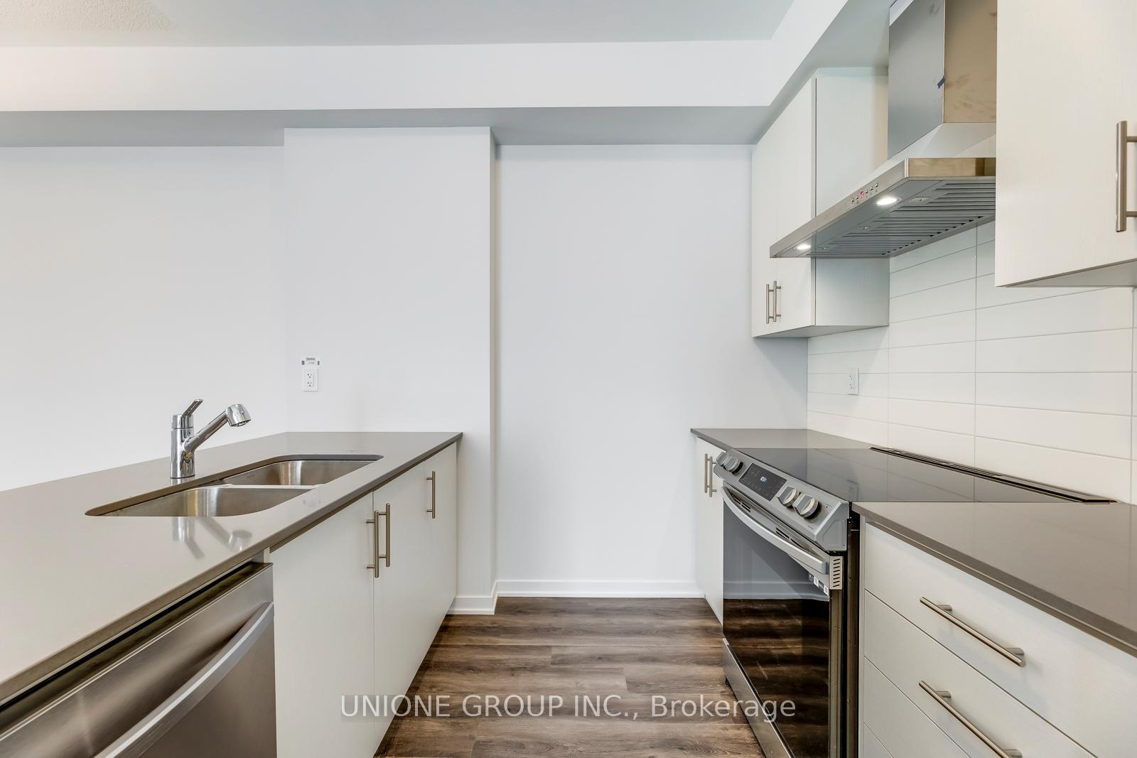 Photo 14 of Unit 19, 260 Twelfth Street, Etobicoke, New Toronto — HOMEH