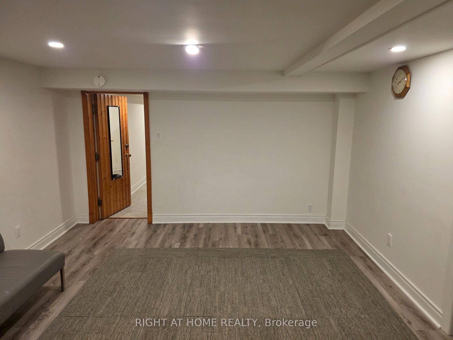 Photo 4 of 131 Thicketwood Drive, Scarborough, Eglinton East — HOMEH
