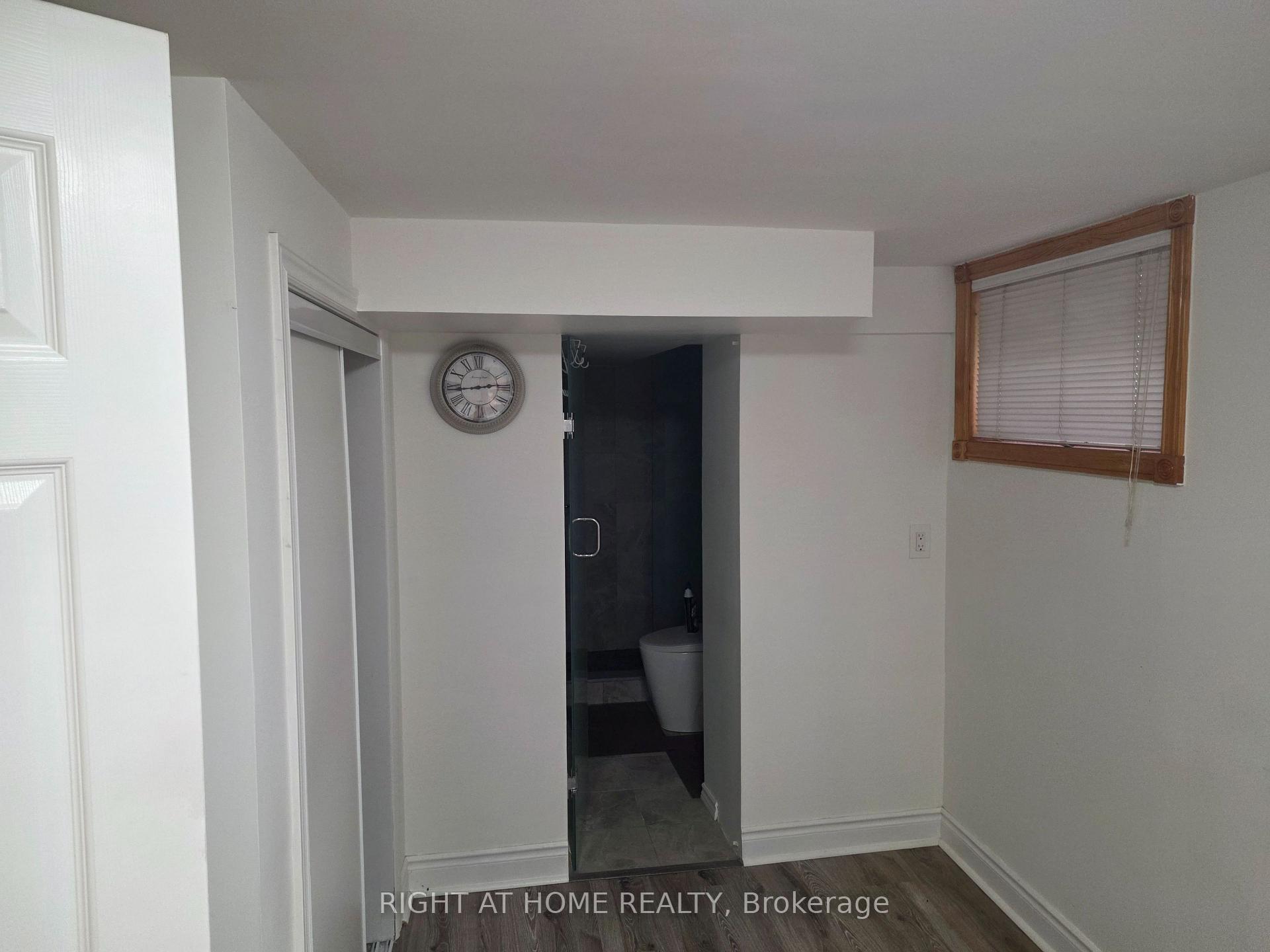 Photo 6 of 131 Thicketwood Drive, Scarborough, Eglinton East — HOMEH
