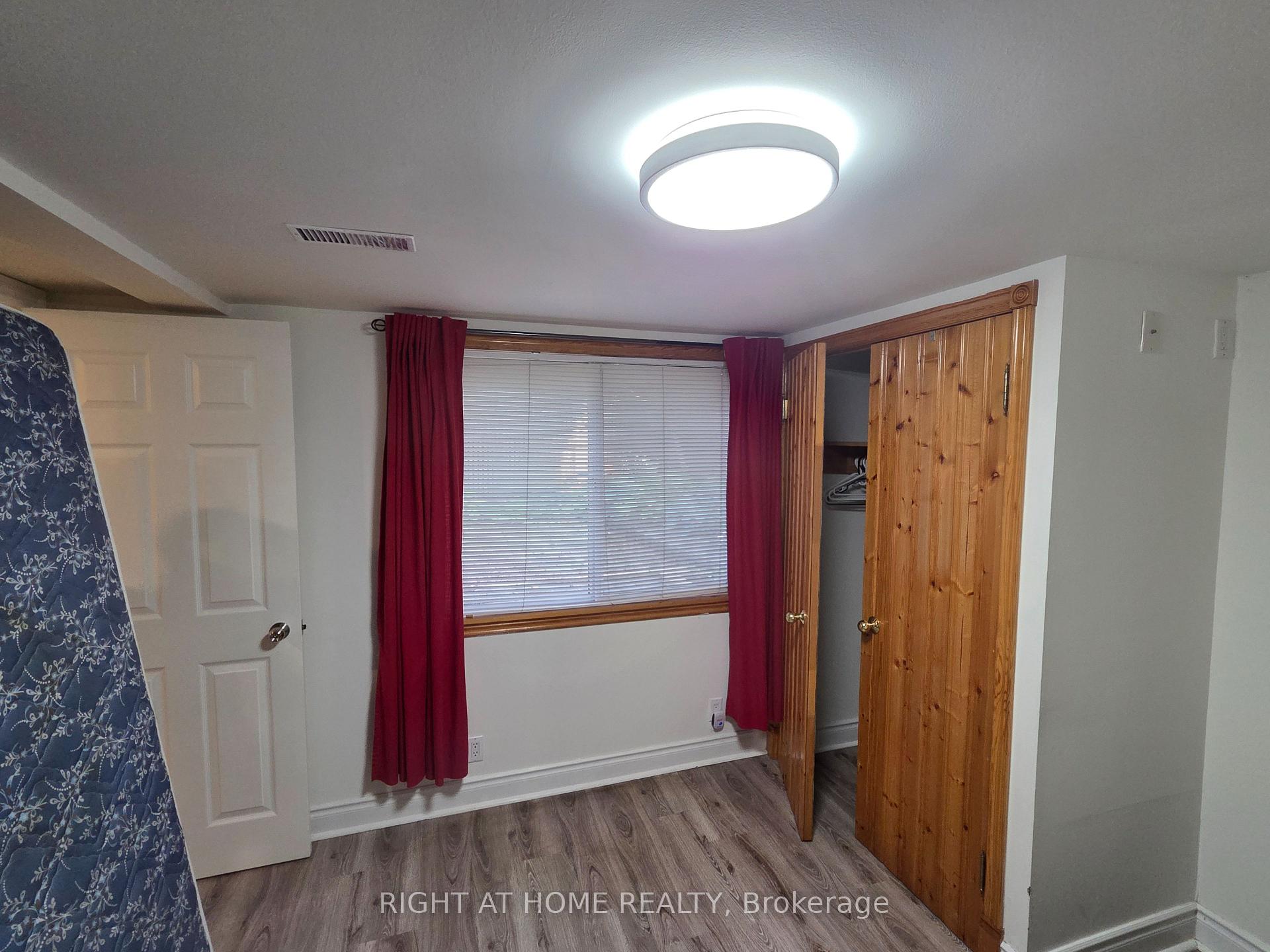 Photo 8 of 131 Thicketwood Drive, Scarborough, Eglinton East — HOMEH