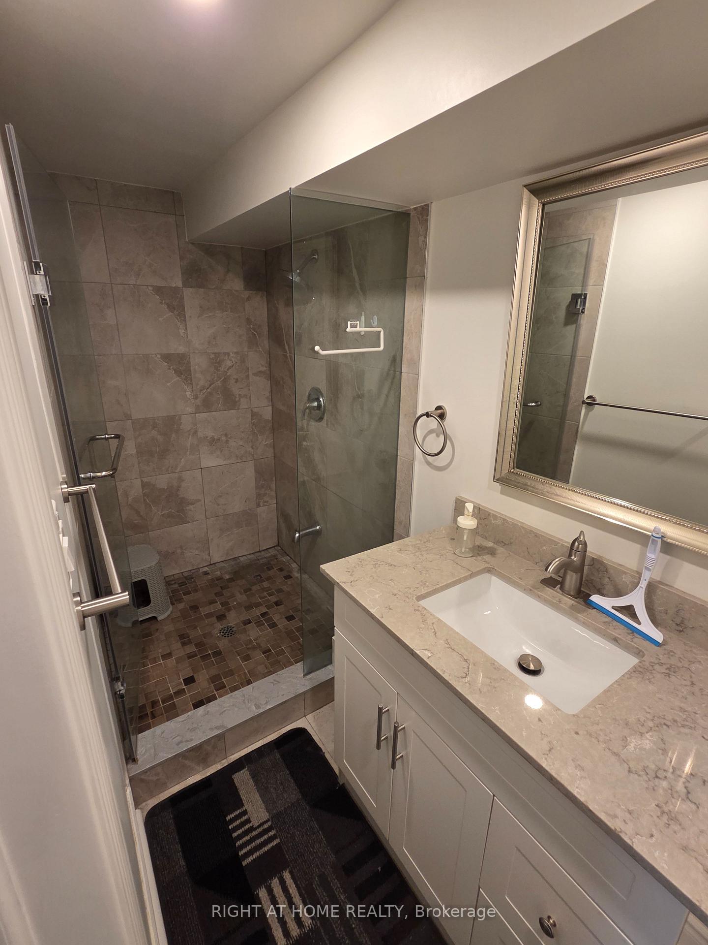 Photo 9 of 131 Thicketwood Drive, Scarborough, Eglinton East — HOMEH