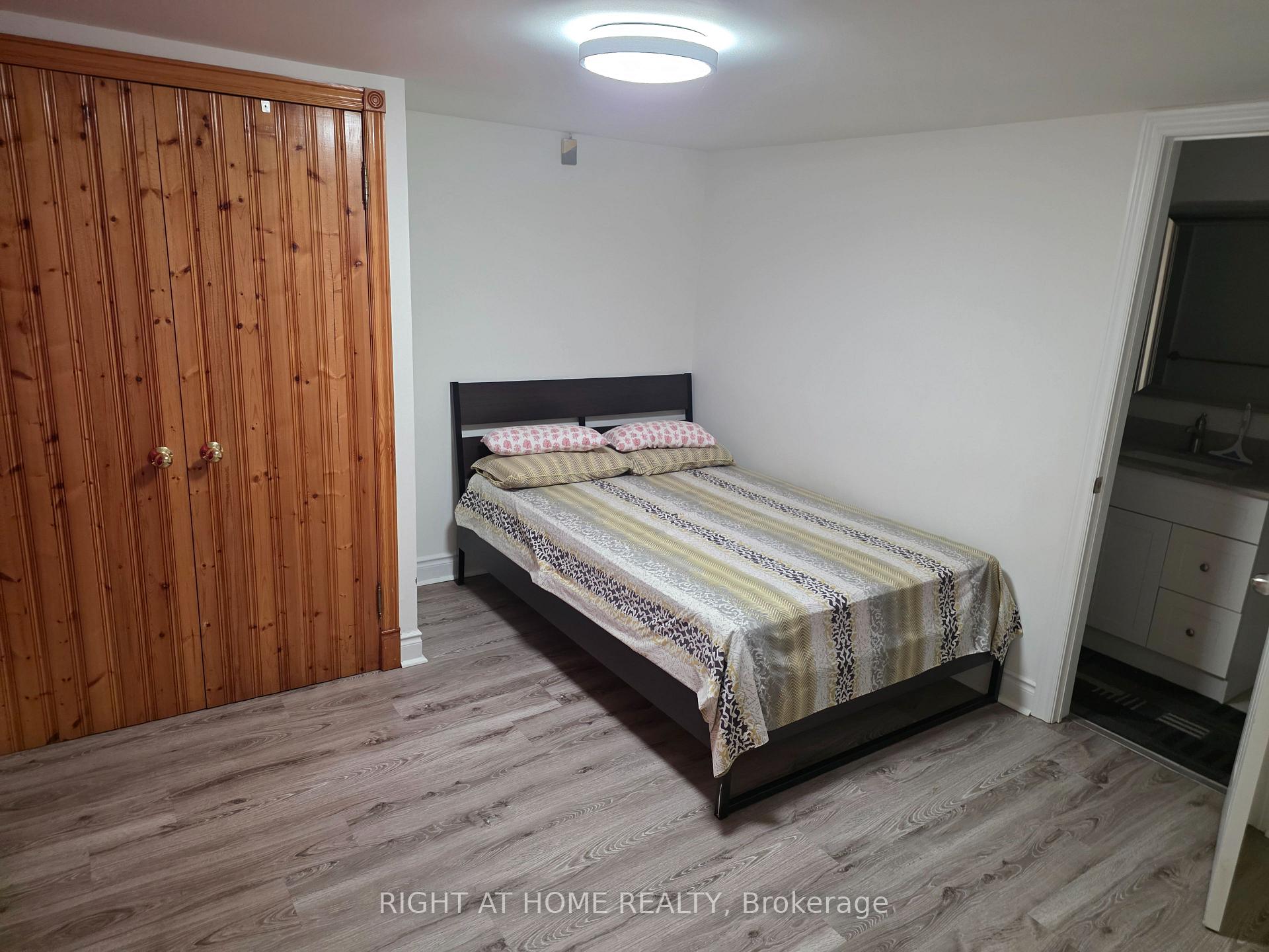 Photo 11 of 131 Thicketwood Drive, Scarborough, Eglinton East — HOMEH