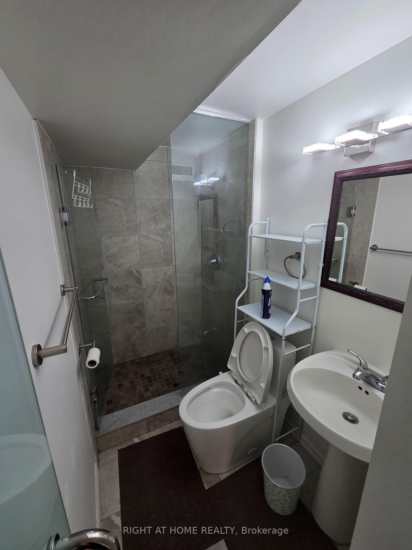 Photo 12 of 131 Thicketwood Drive, Scarborough, Eglinton East — HOMEH