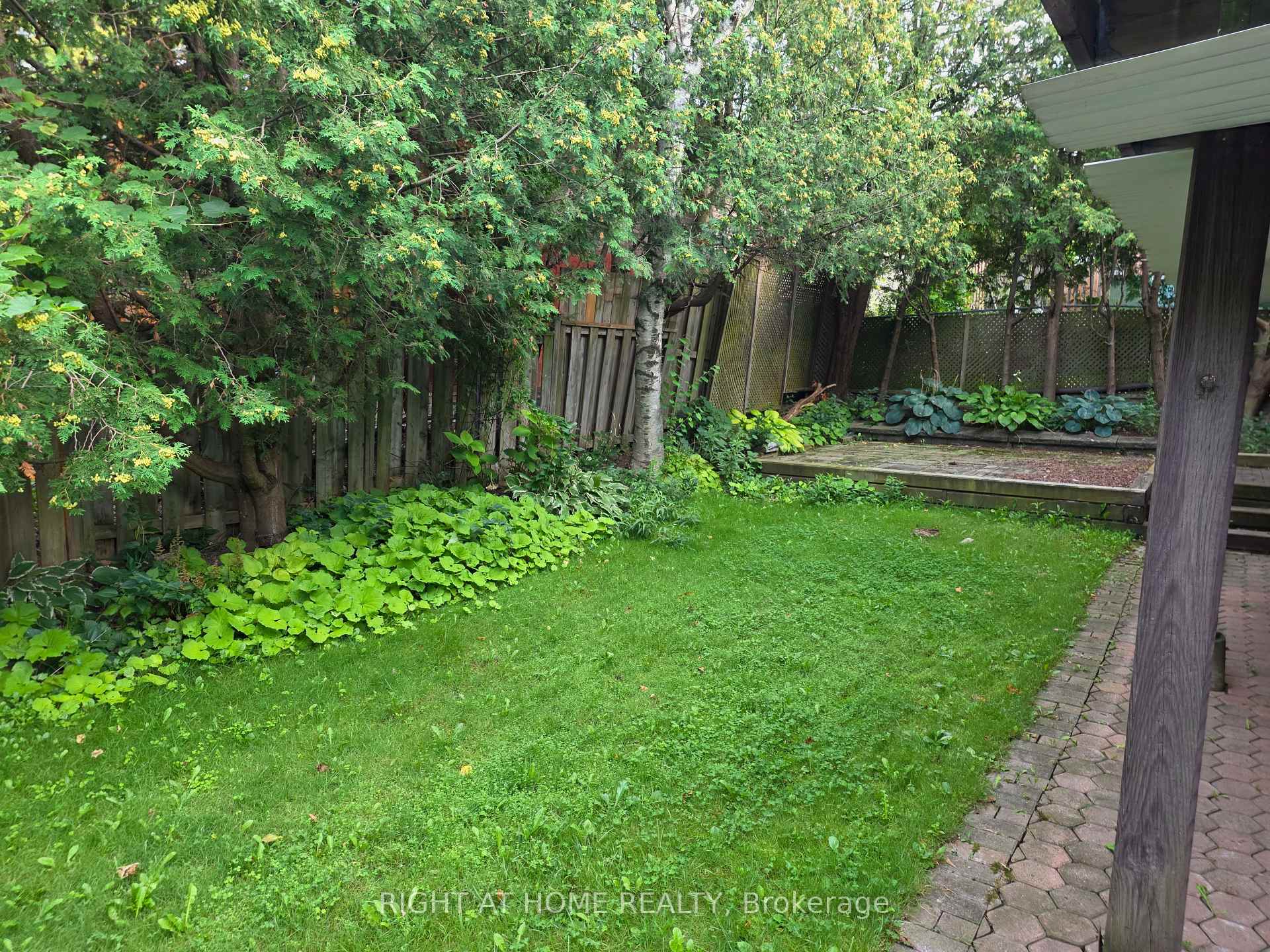 Photo 14 of 131 Thicketwood Drive, Scarborough, Eglinton East — HOMEH