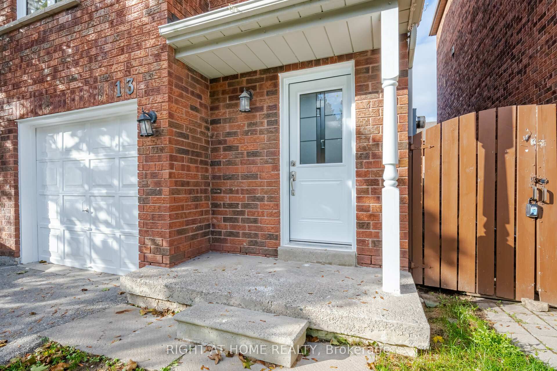 Photo 3 of Unit 13, 1995 Pinegrove Avenue, Pickering, Highbush — HOMEH