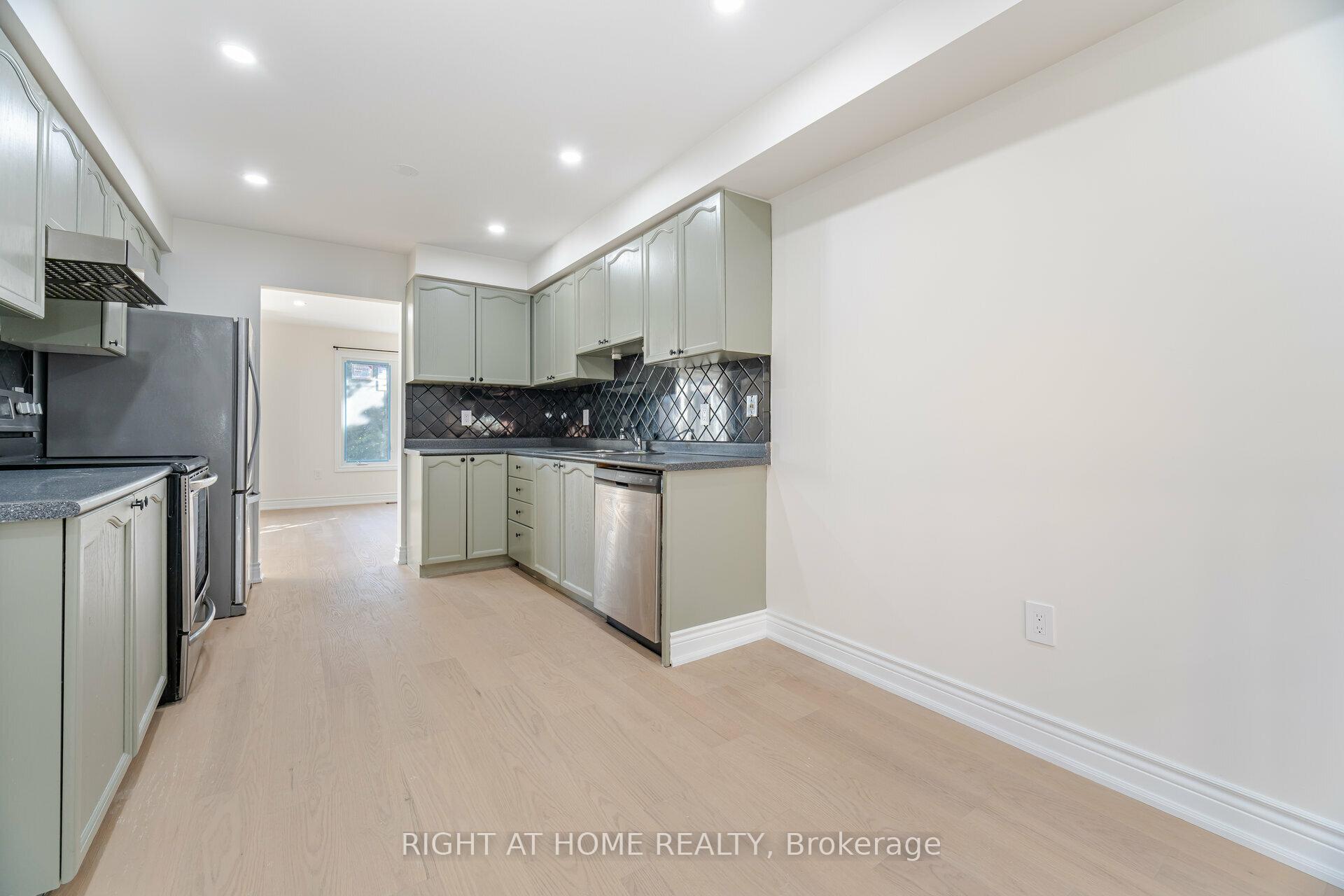 Photo 11 of Unit 13, 1995 Pinegrove Avenue, Pickering, Highbush — HOMEH