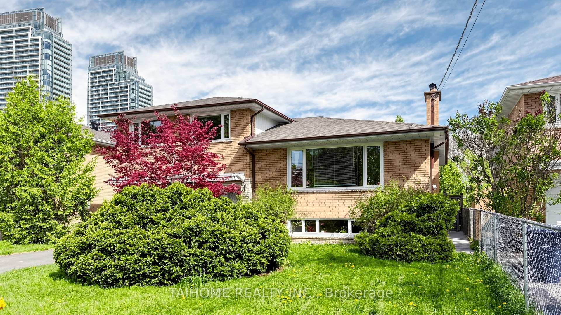 Photo 3 of 72 Bowerbank Drive, North York, Newtonbrook East — HOMEH