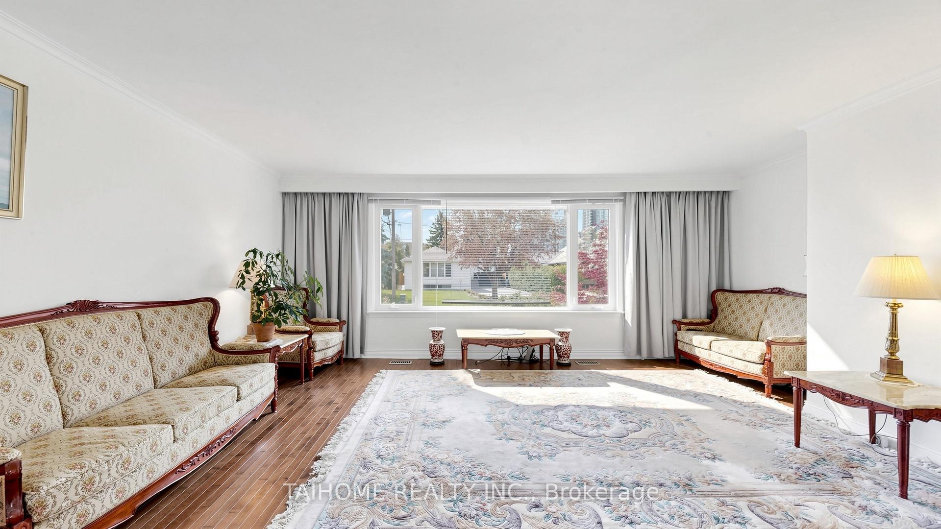 Photo 10 of 72 Bowerbank Drive, North York, Newtonbrook East — HOMEH