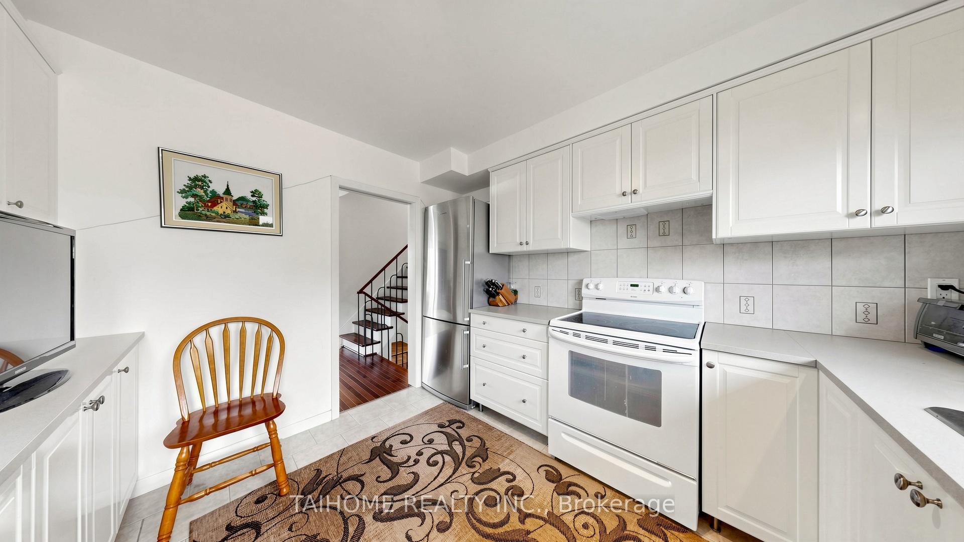 Photo 15 of 72 Bowerbank Drive, North York, Newtonbrook East — HOMEH