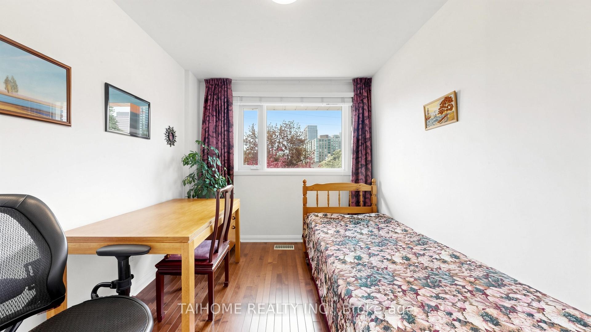 Photo 25 of 72 Bowerbank Drive, North York, Newtonbrook East — HOMEH