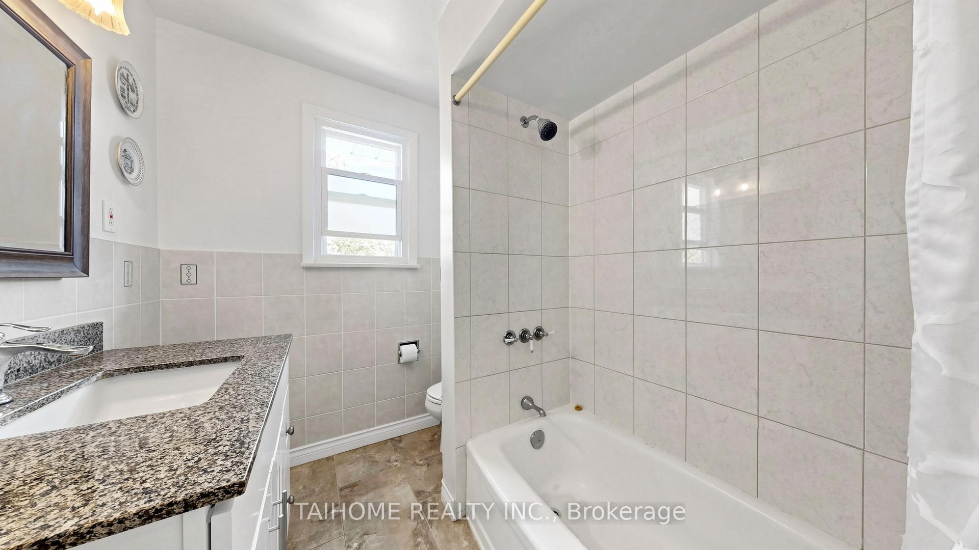 Photo 29 of 72 Bowerbank Drive, North York, Newtonbrook East — HOMEH
