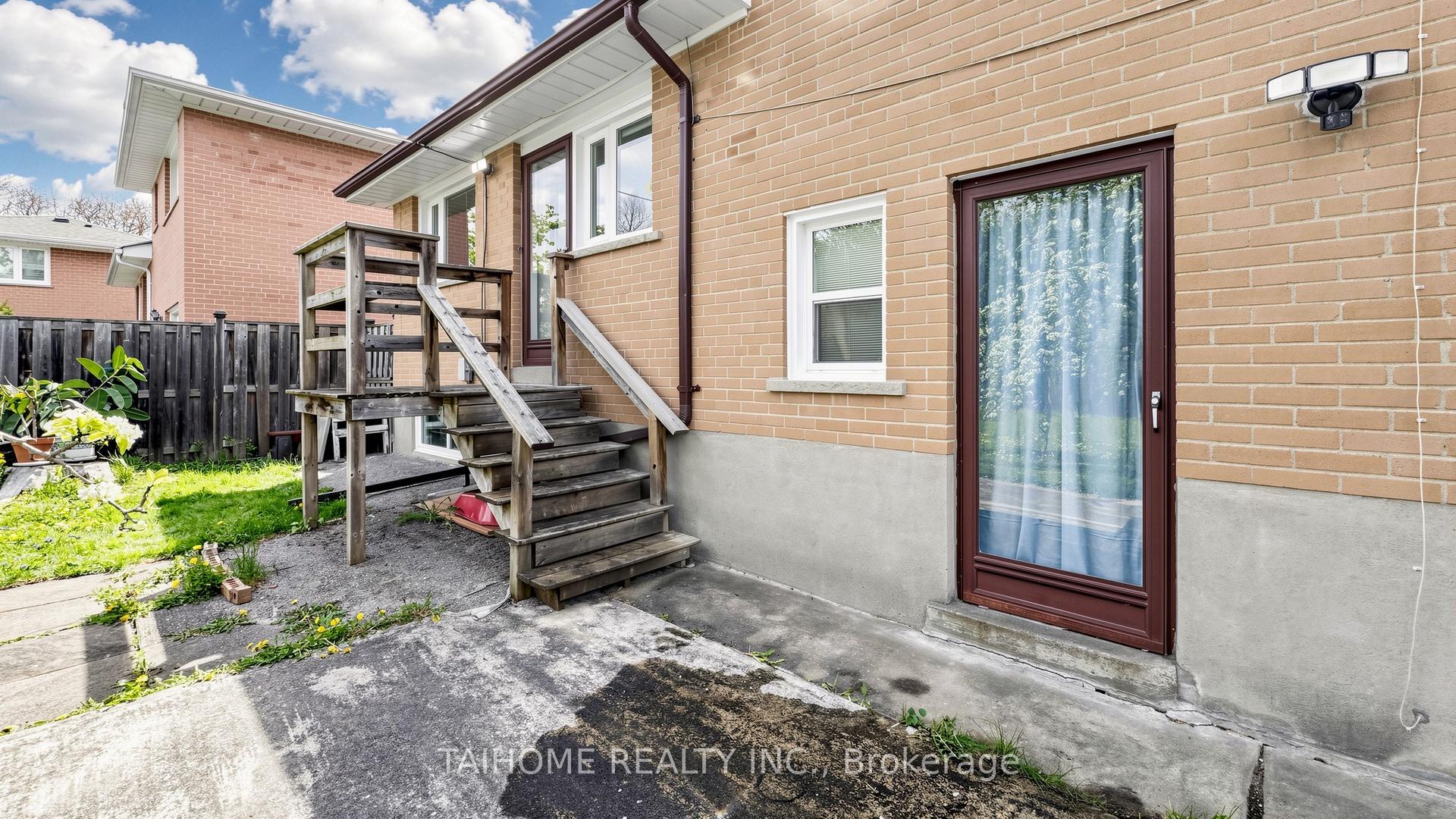 Photo 44 of 72 Bowerbank Drive, North York, Newtonbrook East — HOMEH