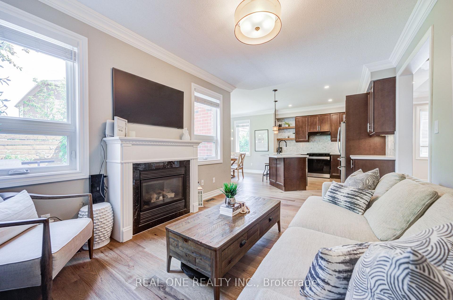 Photo 13 of 2463 Parkglen Avenue, Oakville, Westmount — HOMEH