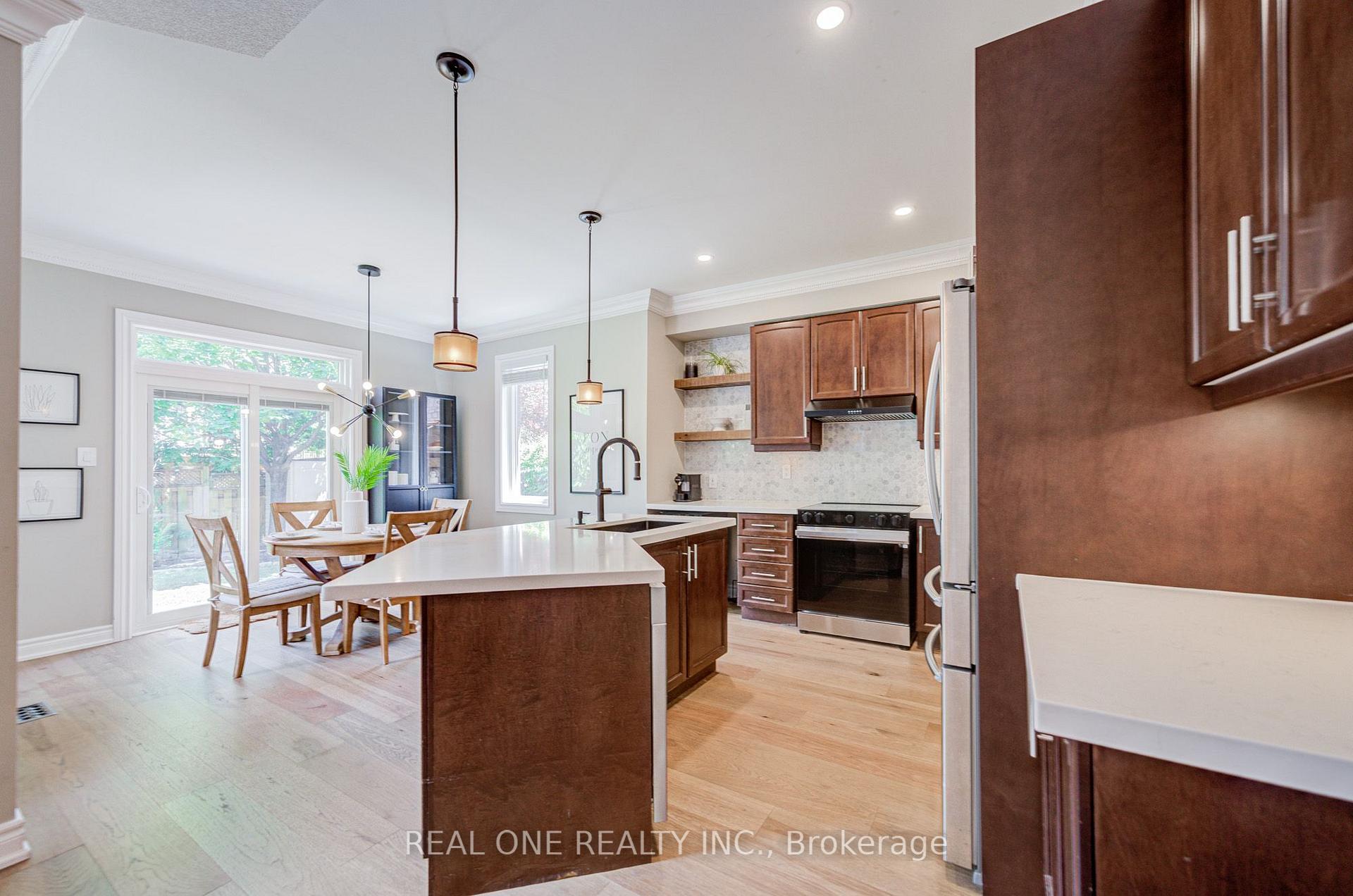 Photo 14 of 2463 Parkglen Avenue, Oakville, Westmount — HOMEH