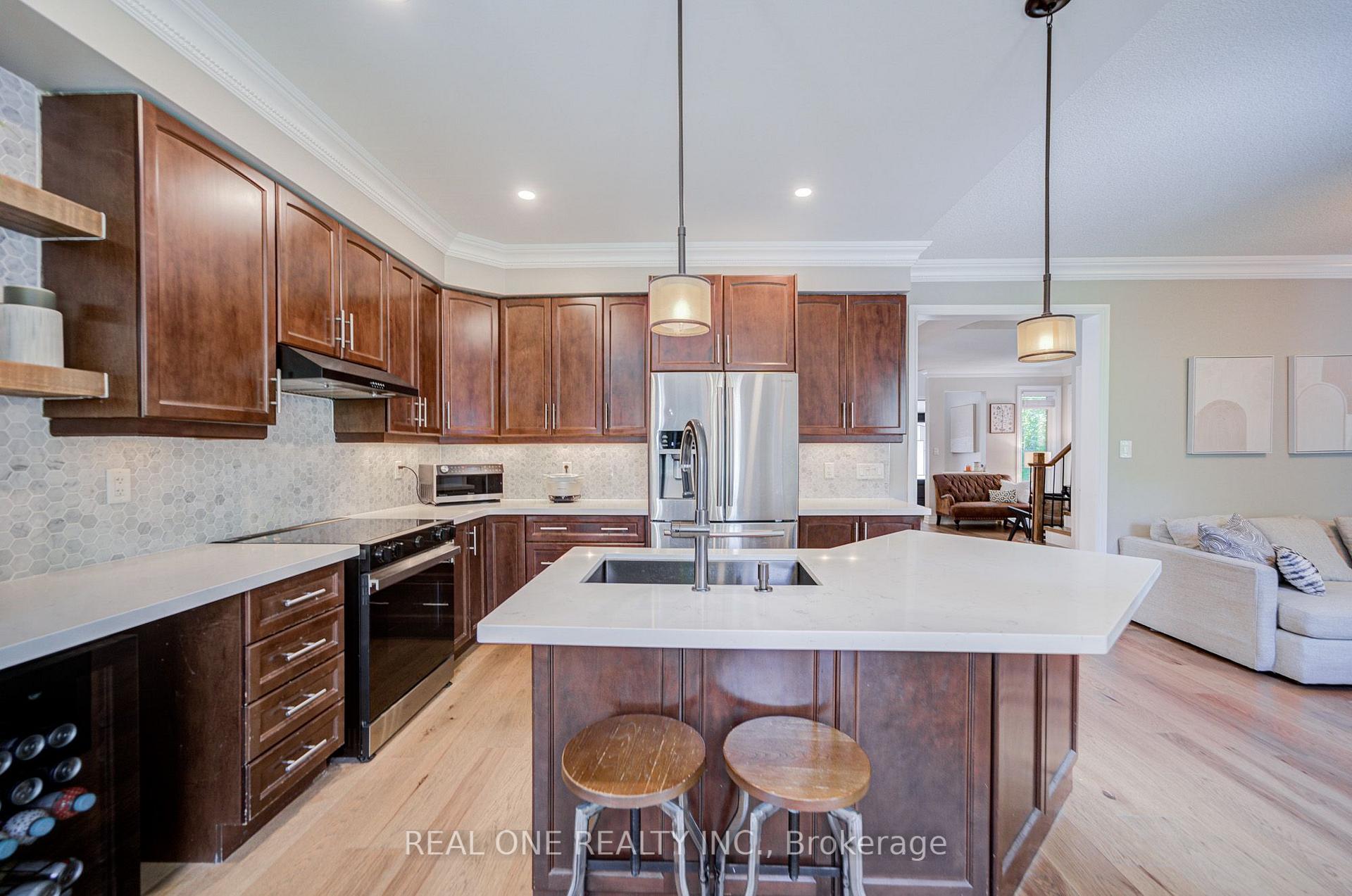Photo 17 of 2463 Parkglen Avenue, Oakville, Westmount — HOMEH