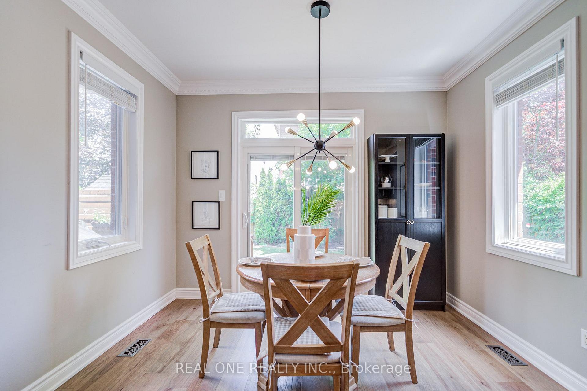 Photo 19 of 2463 Parkglen Avenue, Oakville, Westmount — HOMEH