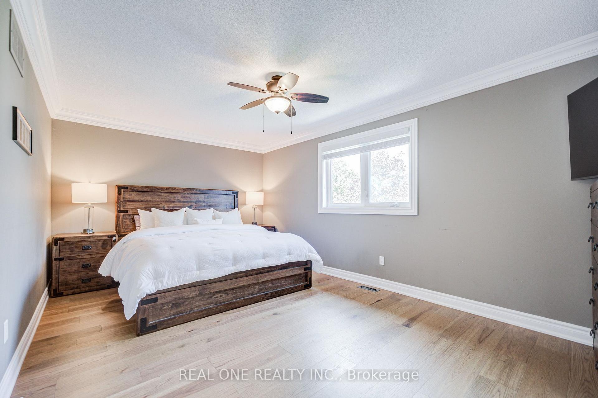 Photo 25 of 2463 Parkglen Avenue, Oakville, Westmount — HOMEH