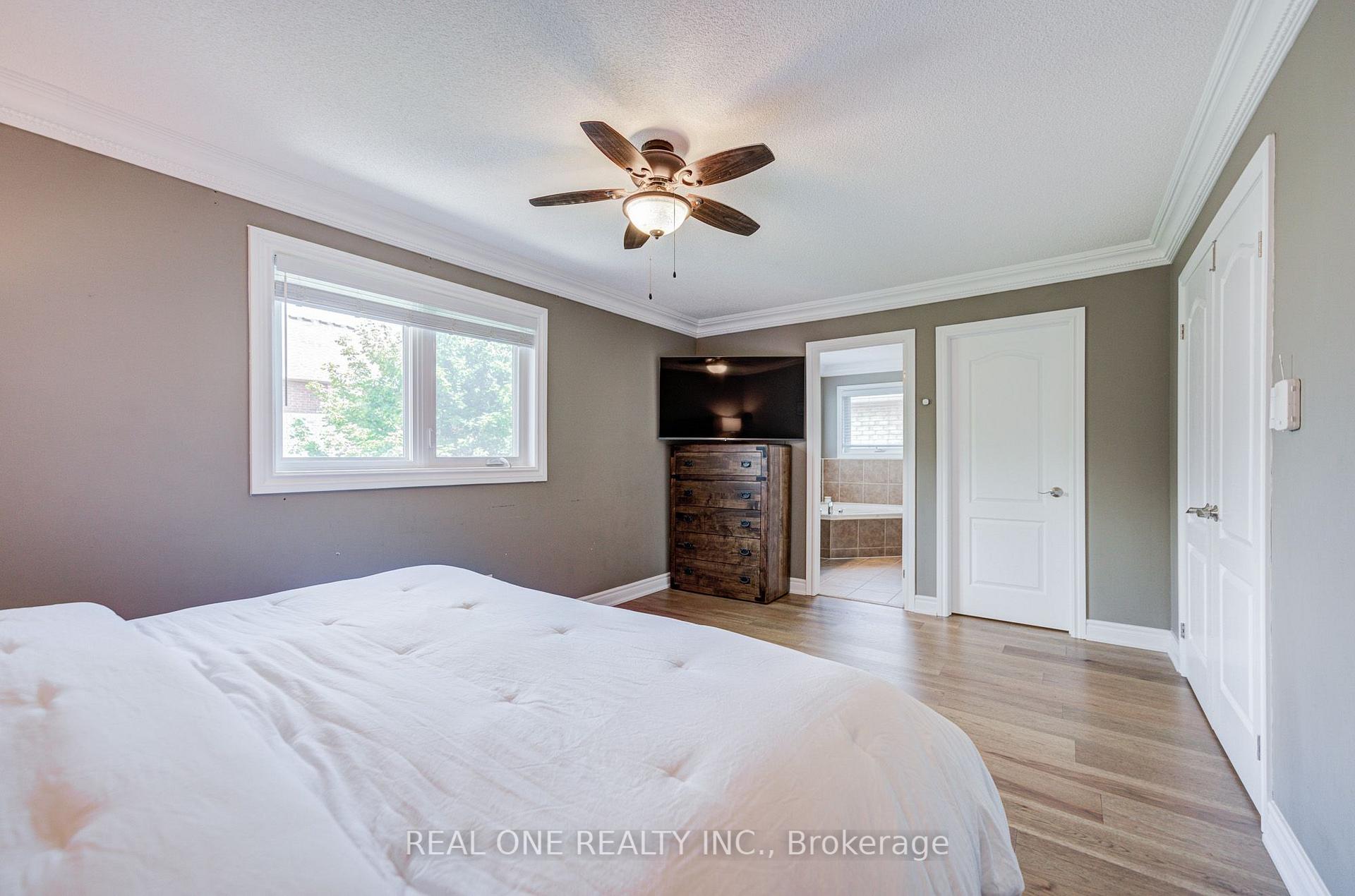 Photo 27 of 2463 Parkglen Avenue, Oakville, Westmount — HOMEH
