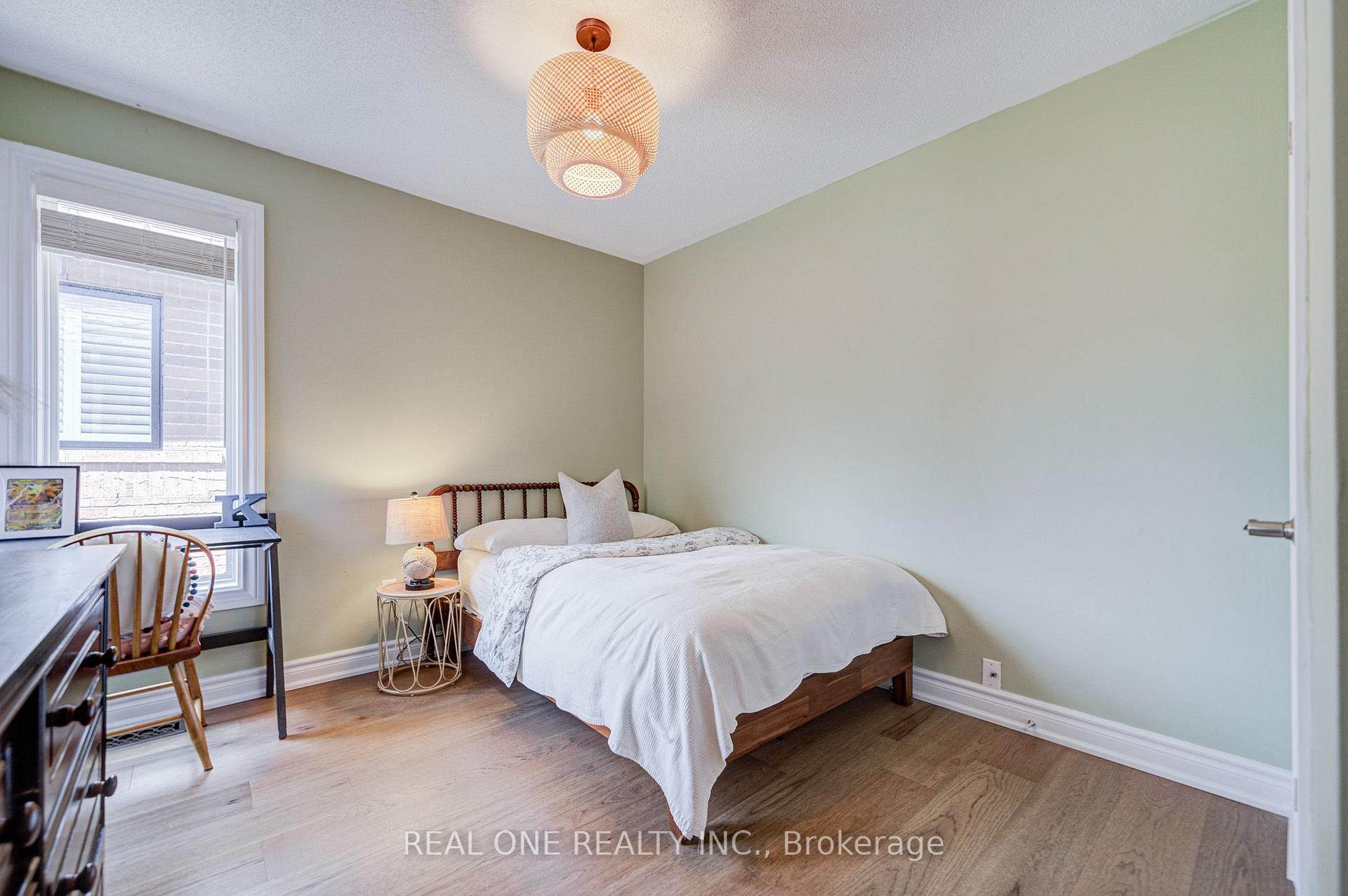 Photo 32 of 2463 Parkglen Avenue, Oakville, Westmount — HOMEH