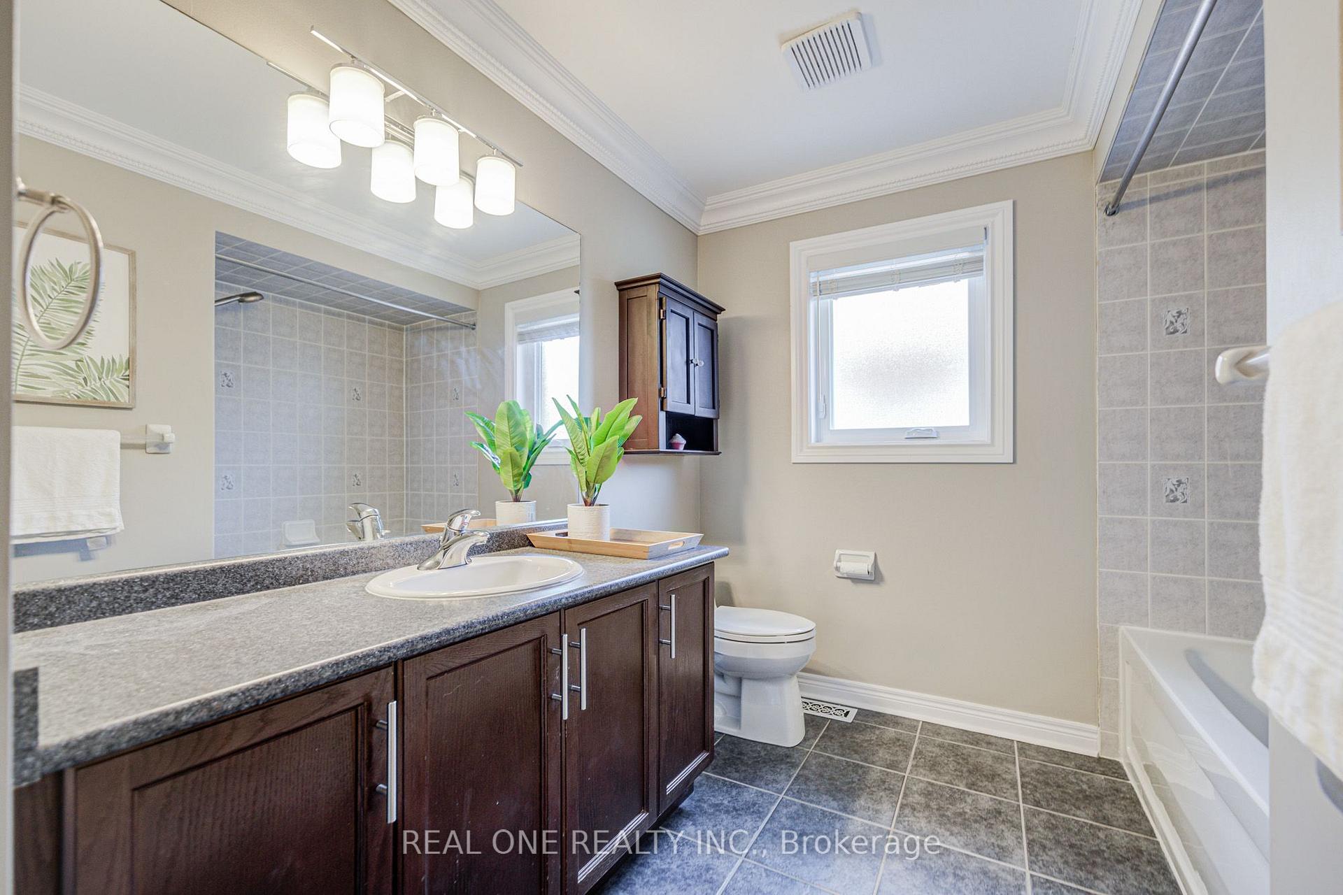 Photo 33 of 2463 Parkglen Avenue, Oakville, Westmount — HOMEH