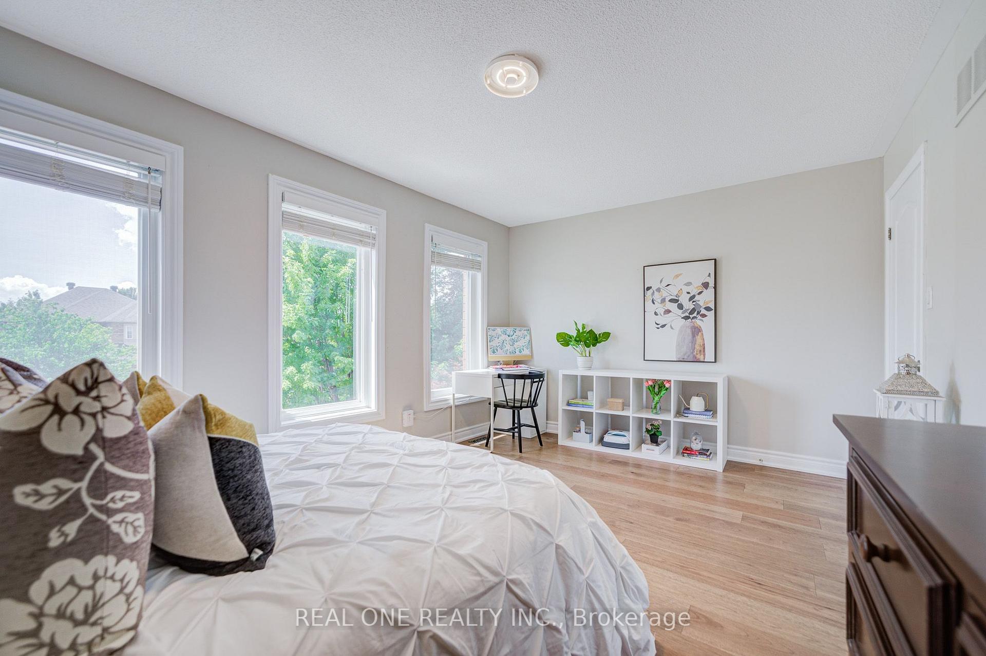 Photo 34 of 2463 Parkglen Avenue, Oakville, Westmount — HOMEH