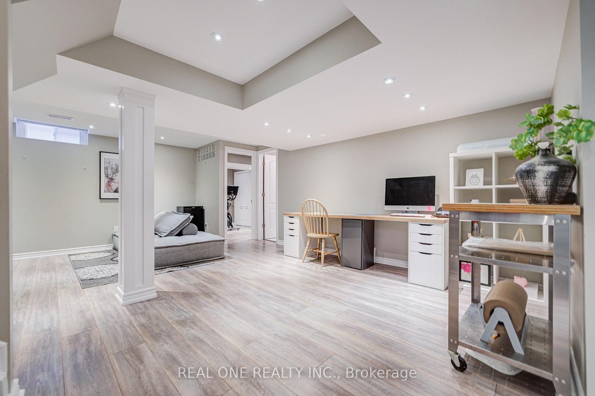 Photo 37 of 2463 Parkglen Avenue, Oakville, Westmount — HOMEH