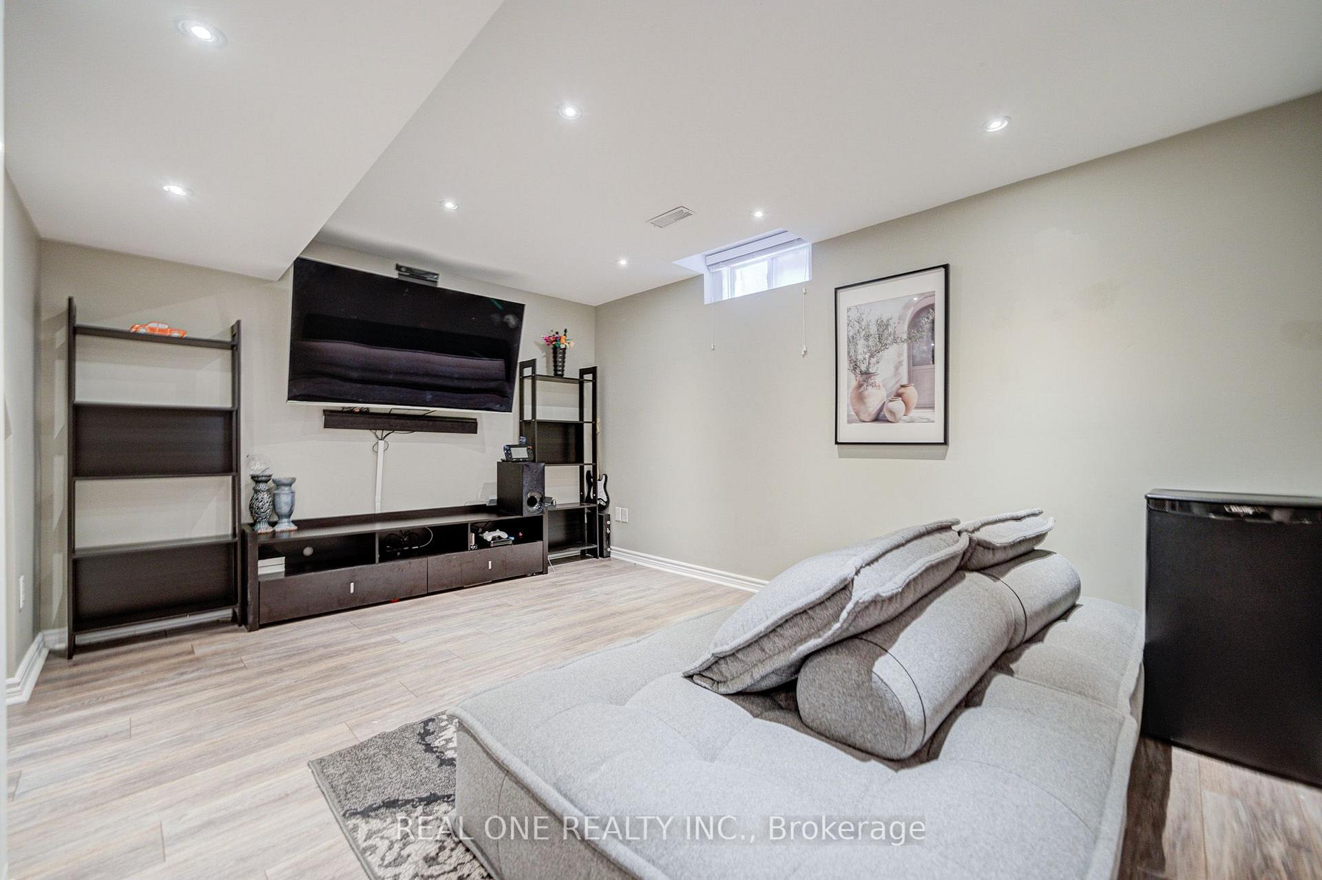 Photo 38 of 2463 Parkglen Avenue, Oakville, Westmount — HOMEH