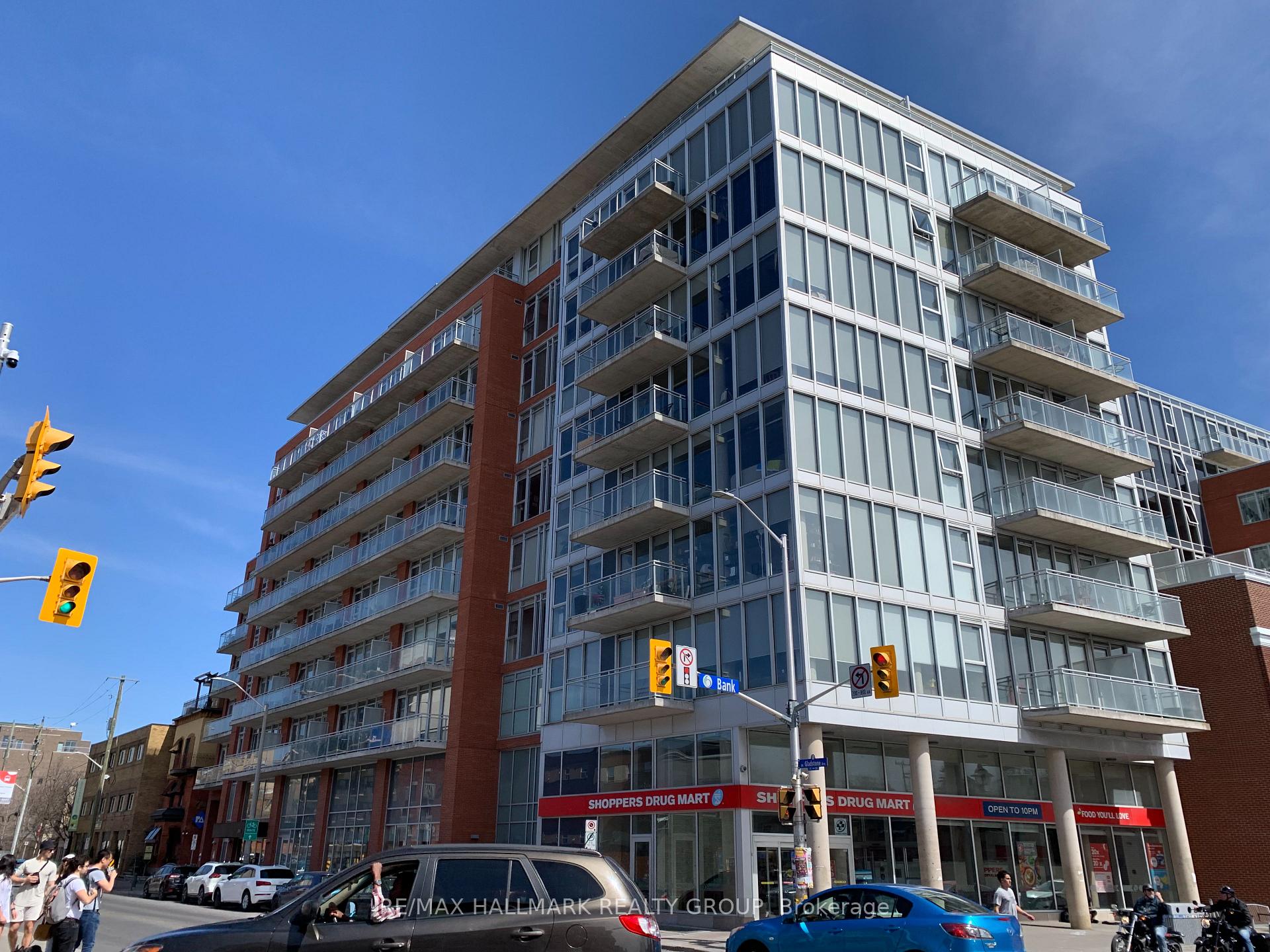 Photo of Unit 704, 354 Gladstone Avenue
