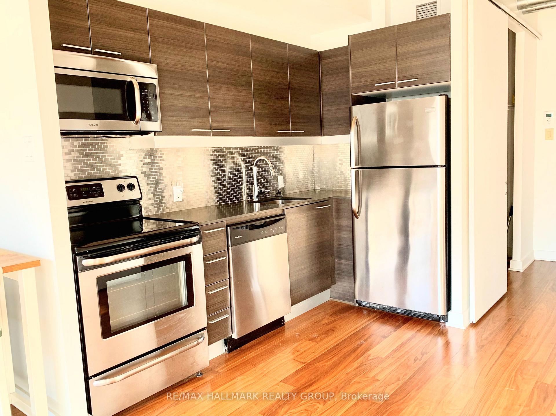 Photo 4 of Unit 704, 354 Gladstone Avenue, Ottawa, Ottawa Centre — HOMEH