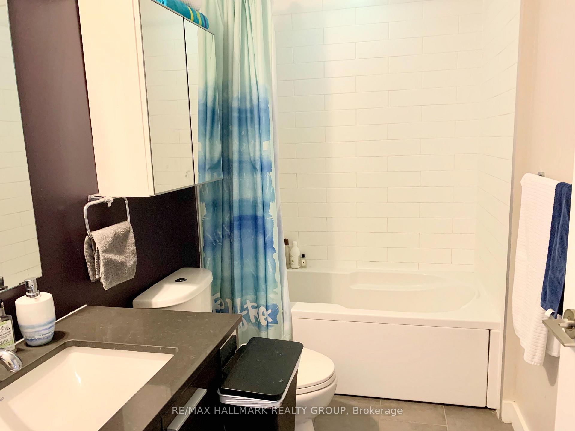 Photo 11 of Unit 704, 354 Gladstone Avenue, Ottawa, Ottawa Centre — HOMEH