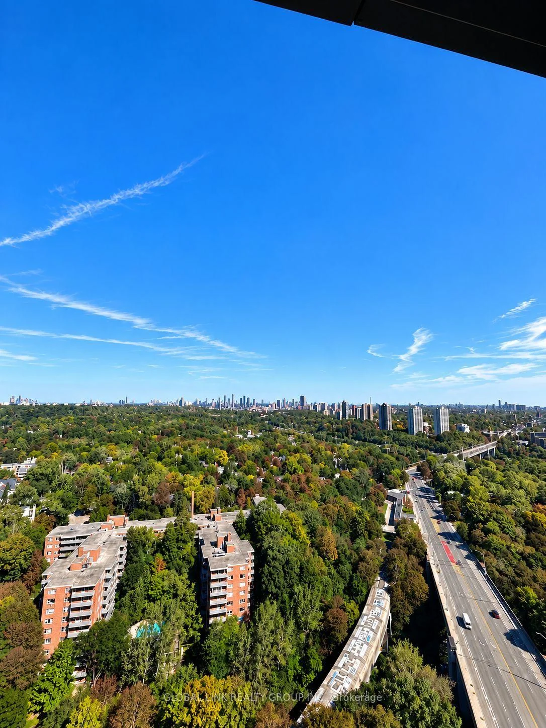 Photo 3 of Unit 2115, 585 bloor Street E, Toronto, North St. James Town — HOMEH