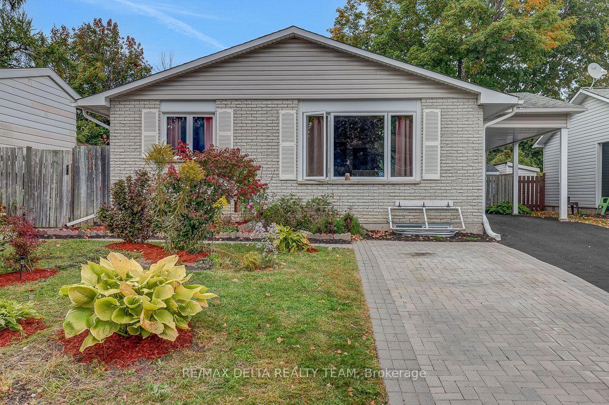 Photo 2 of 11 Courtney Road, Ottawa, Kanata - Glencairn/Hazeldean — HOMEH