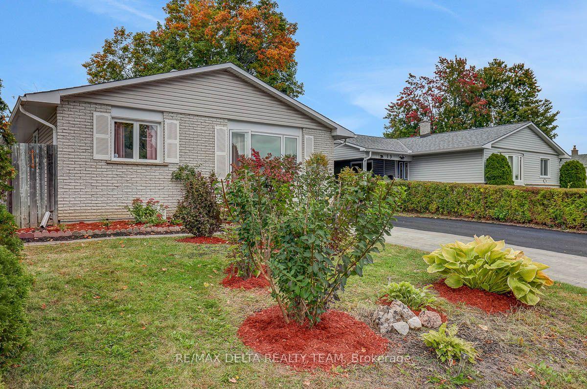 Photo 3 of 11 Courtney Road, Ottawa, Kanata - Glencairn/Hazeldean — HOMEH