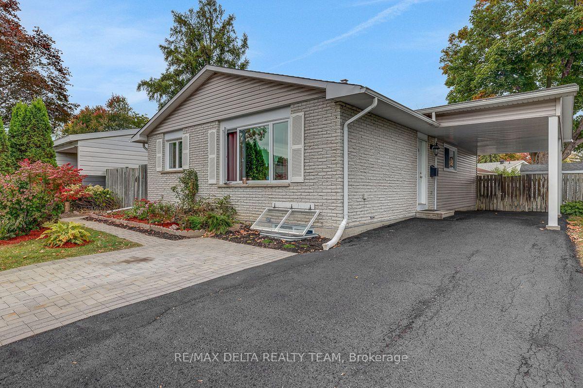 Photo 5 of 11 Courtney Road, Ottawa, Kanata - Glencairn/Hazeldean — HOMEH