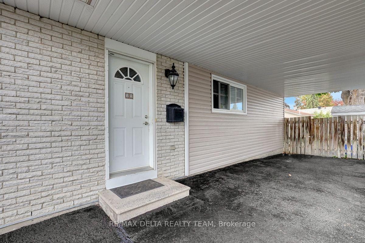 Photo 6 of 11 Courtney Road, Ottawa, Kanata - Glencairn/Hazeldean — HOMEH