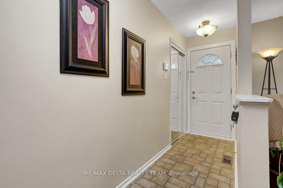 Photo 8 of 11 Courtney Road, Ottawa, Kanata - Glencairn/Hazeldean — HOMEH