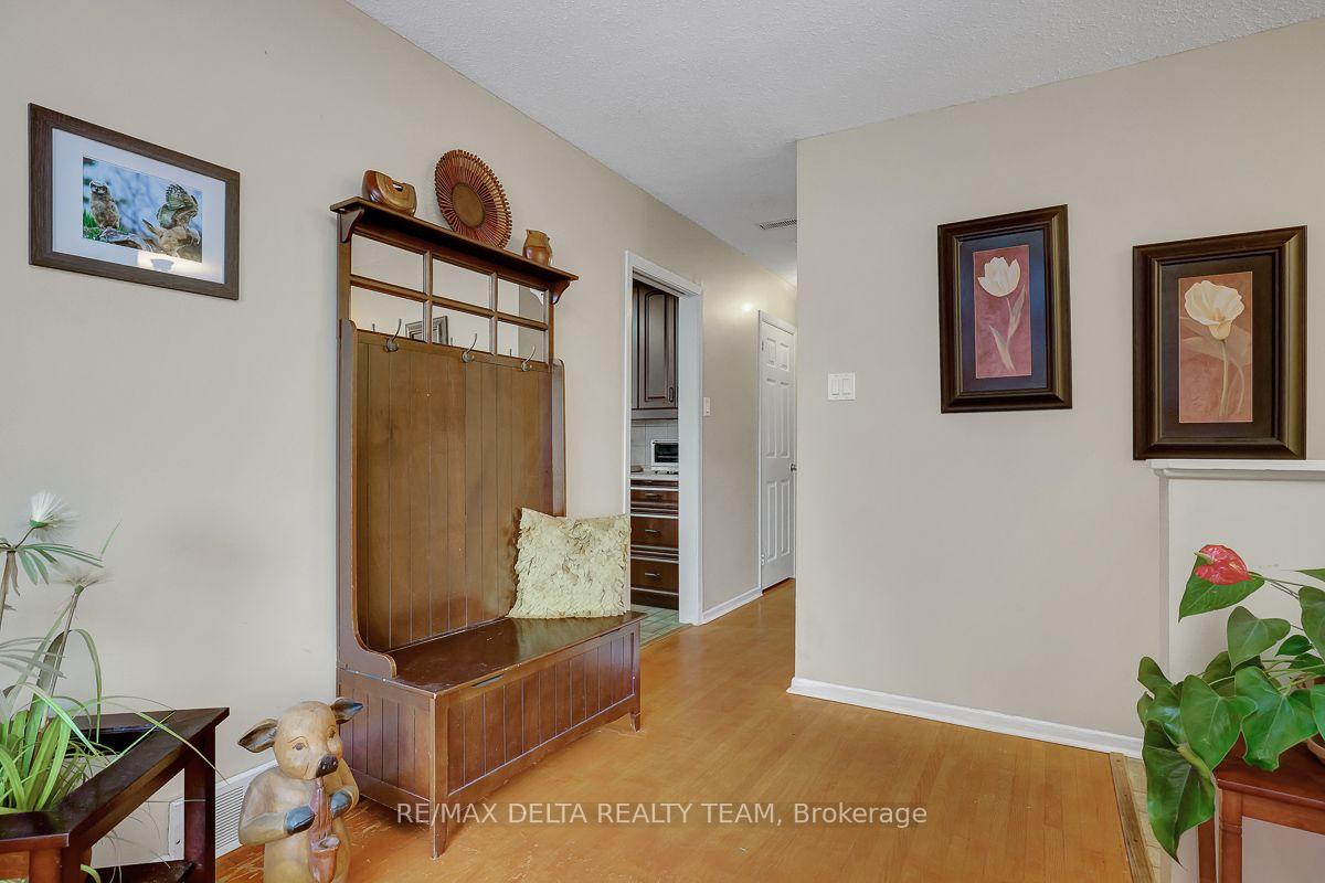 Photo 11 of 11 Courtney Road, Ottawa, Kanata - Glencairn/Hazeldean — HOMEH