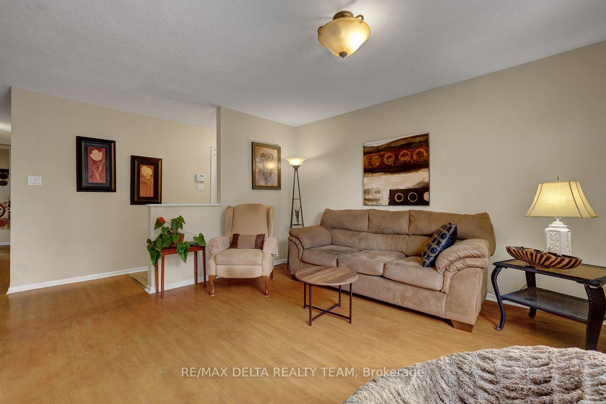 Photo 14 of 11 Courtney Road, Ottawa, Kanata - Glencairn/Hazeldean — HOMEH