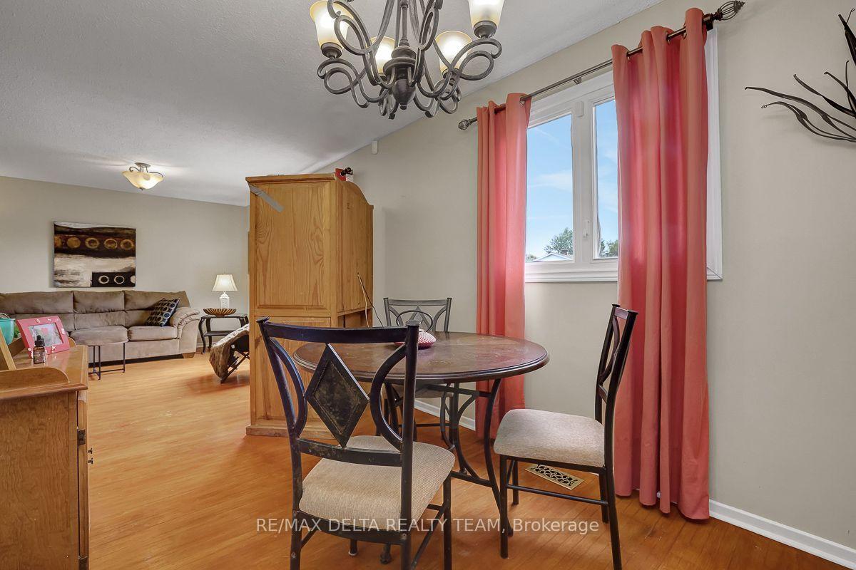 Photo 16 of 11 Courtney Road, Ottawa, Kanata - Glencairn/Hazeldean — HOMEH