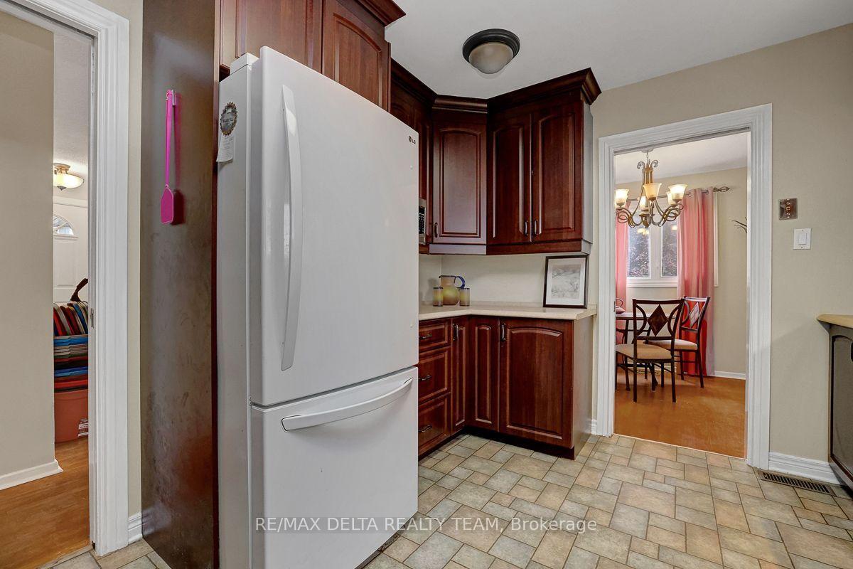 Photo 20 of 11 Courtney Road, Ottawa, Kanata - Glencairn/Hazeldean — HOMEH