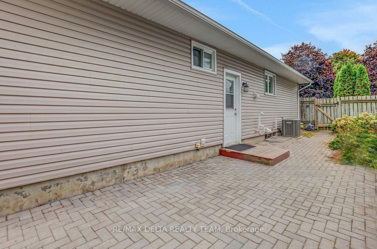 Photo 42 of 11 Courtney Road, Ottawa, Kanata - Glencairn/Hazeldean — HOMEH