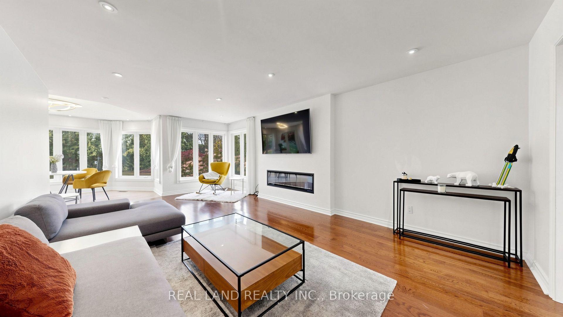 Photo 7 of 22 Ardwold Gate, Richmond Hill, Bayview Hill — HOMEH