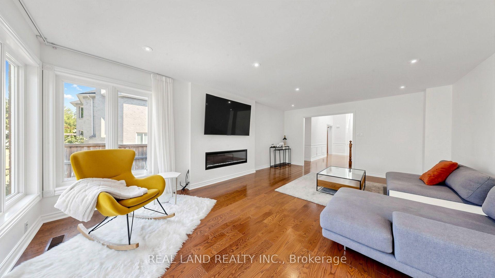 Photo 9 of 22 Ardwold Gate, Richmond Hill, Bayview Hill — HOMEH