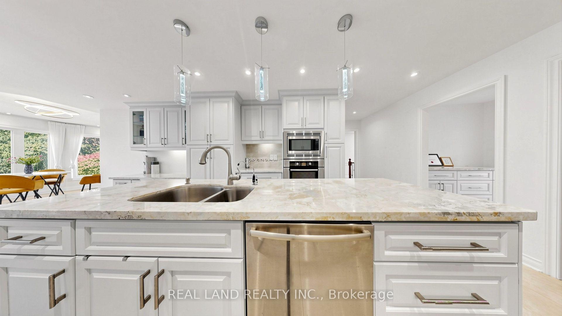 Photo 13 of 22 Ardwold Gate, Richmond Hill, Bayview Hill — HOMEH