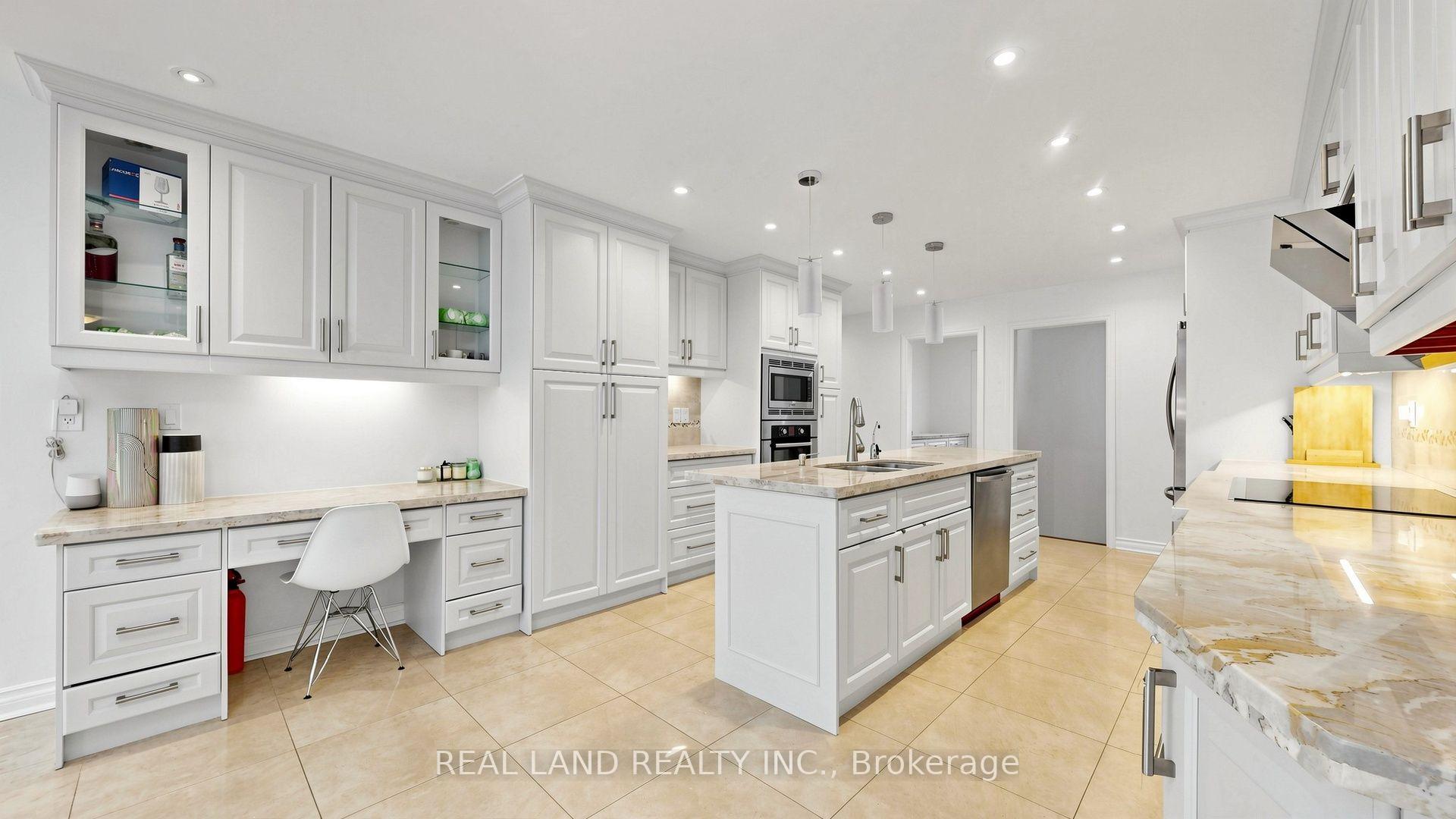 Photo 15 of 22 Ardwold Gate, Richmond Hill, Bayview Hill — HOMEH