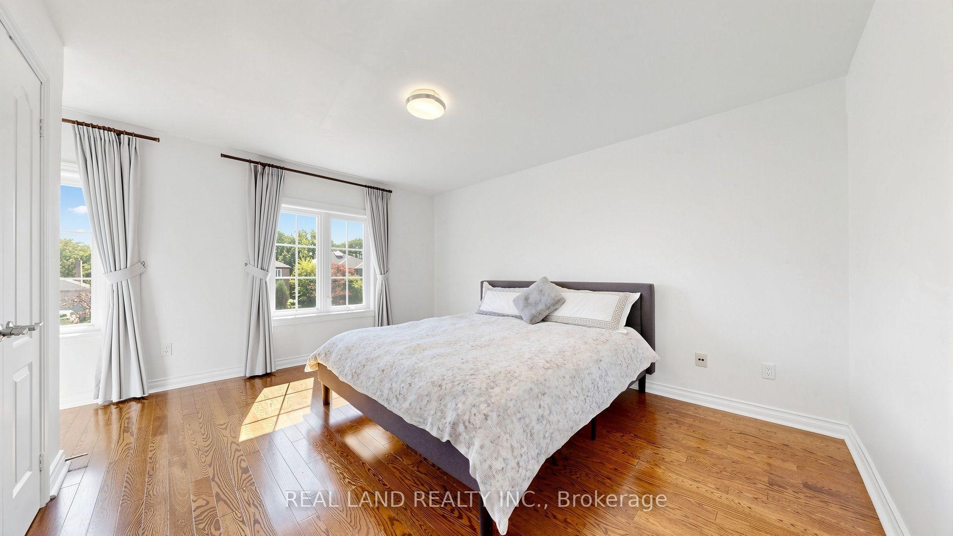 Photo 27 of 22 Ardwold Gate, Richmond Hill, Bayview Hill — HOMEH