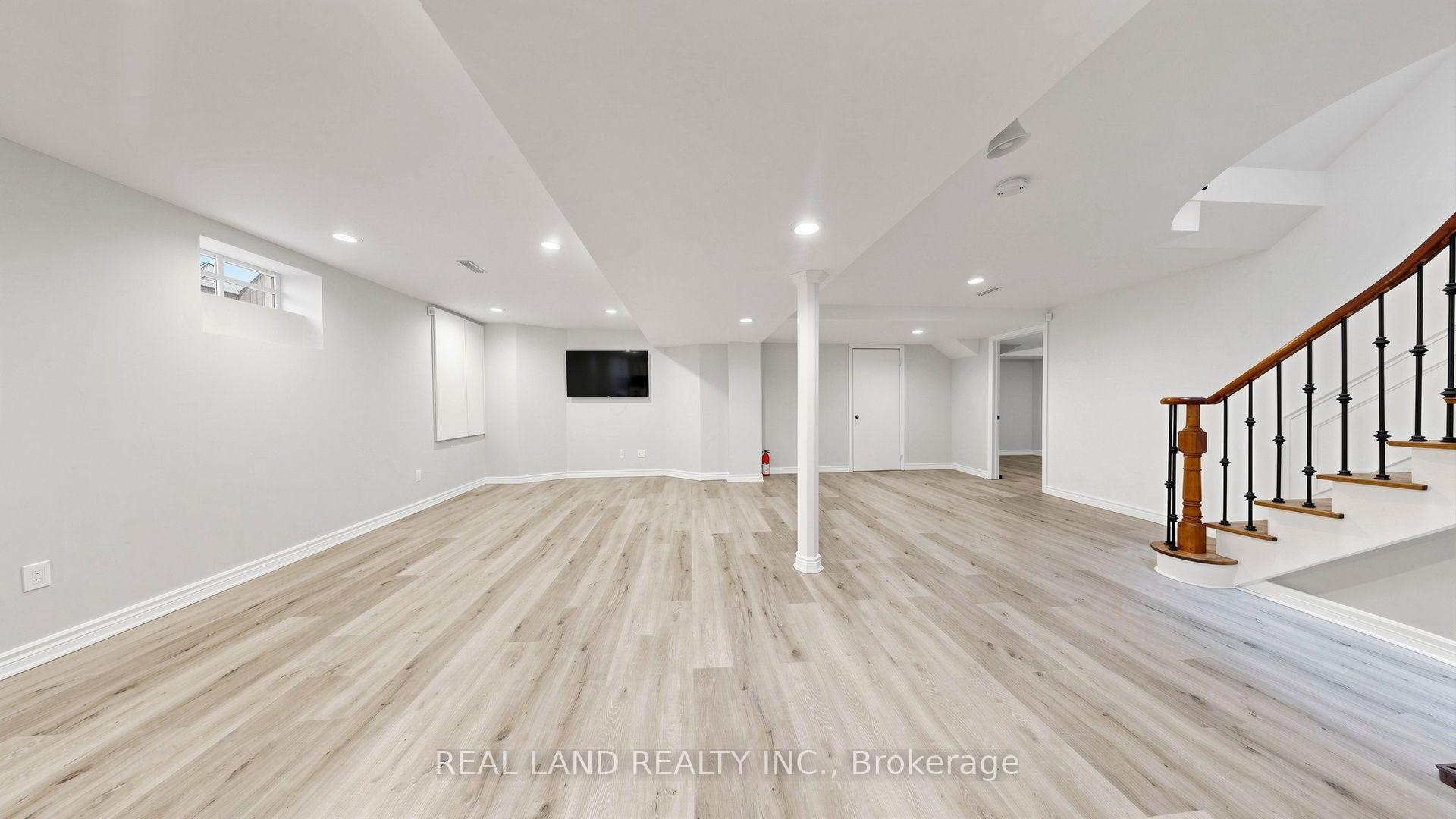 Photo 35 of 22 Ardwold Gate, Richmond Hill, Bayview Hill — HOMEH