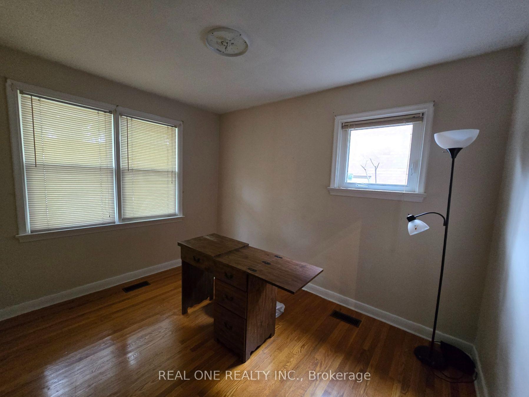 Photo 18 of 389 Kerrybrook Drive, Richmond Hill, Mill Pond — HOMEH