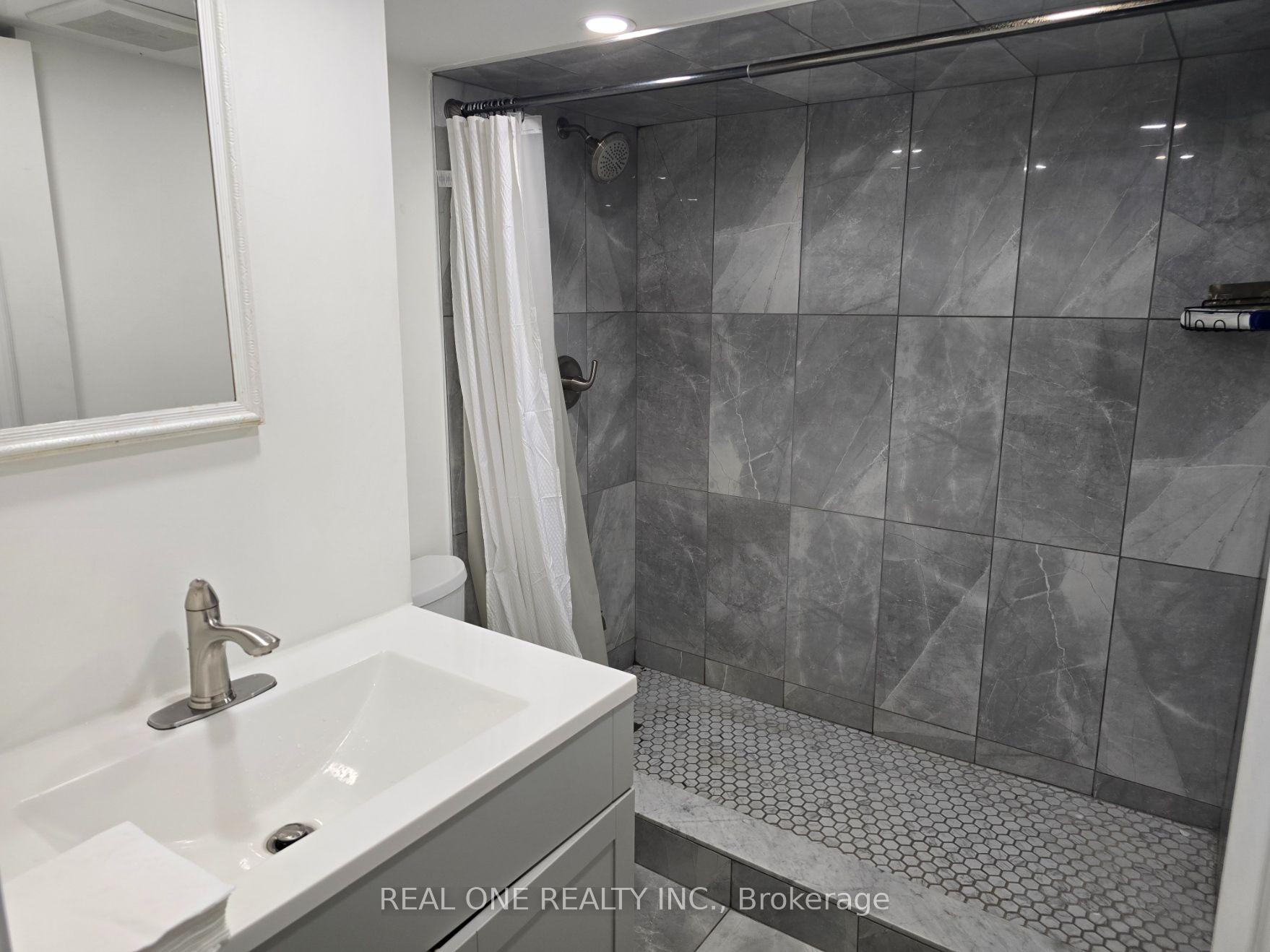 Photo 20 of 389 Kerrybrook Drive, Richmond Hill, Mill Pond — HOMEH