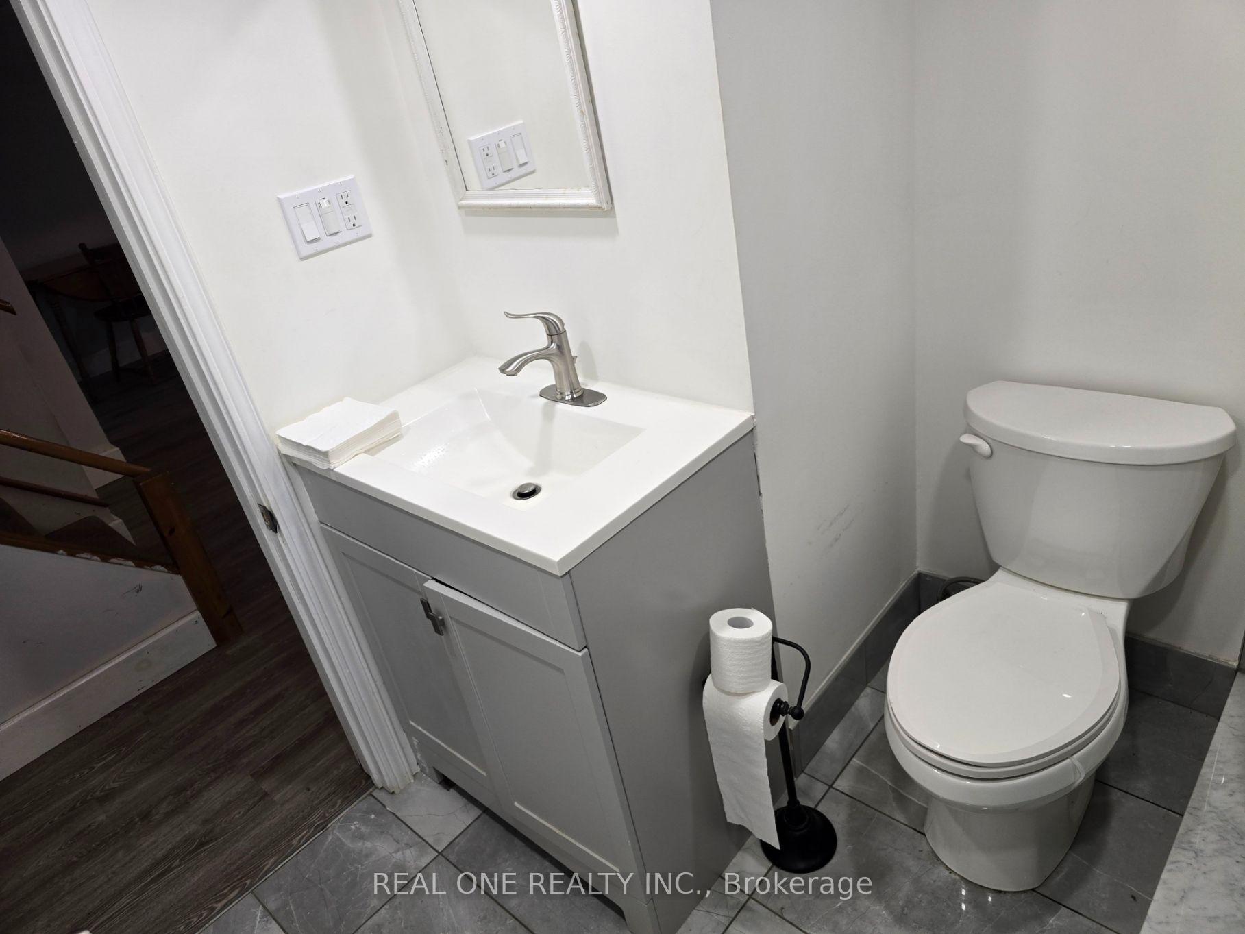 Photo 21 of 389 Kerrybrook Drive, Richmond Hill, Mill Pond — HOMEH
